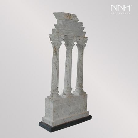 ROMAN PILLAR